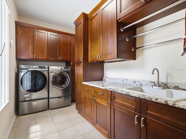 18621 AVENUE CAPRI, Lutz, FL 33558