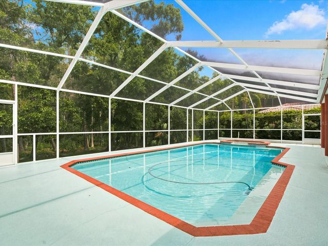 18621 AVENUE CAPRI, Lutz, FL 33558