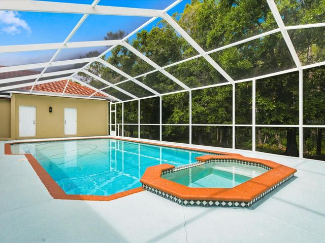 18621 AVENUE CAPRI, Lutz, FL 33558