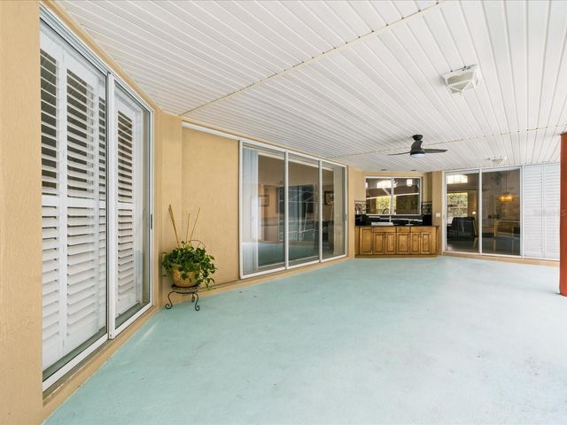 18621 AVENUE CAPRI, Lutz, FL 33558