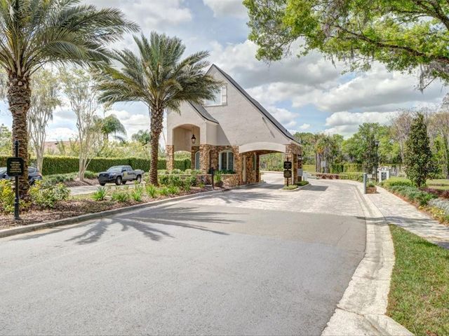 18621 AVENUE CAPRI, Lutz, FL 33558