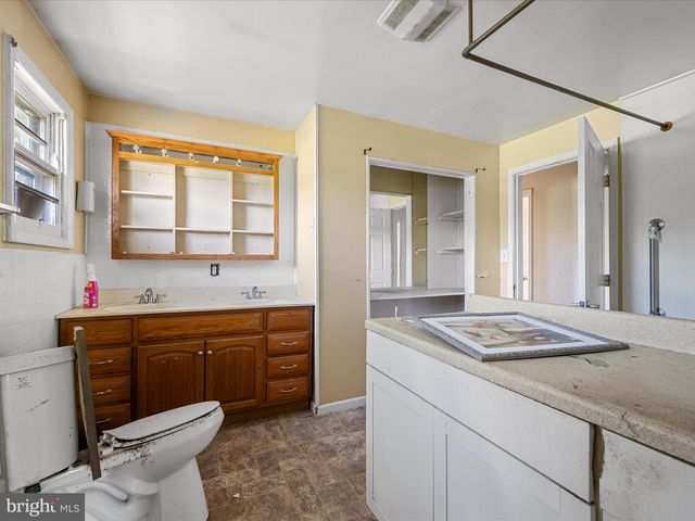 46 HARROW PL, Charles Town, WV 25414