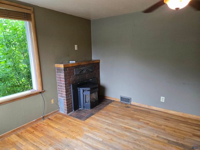 937 HARNEY, Custer, SD 57730