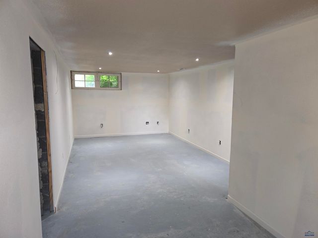 937 HARNEY, Custer, SD 57730