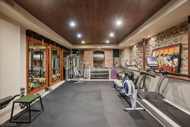 40 Highland Ave, Millburn Twp., NJ 07078