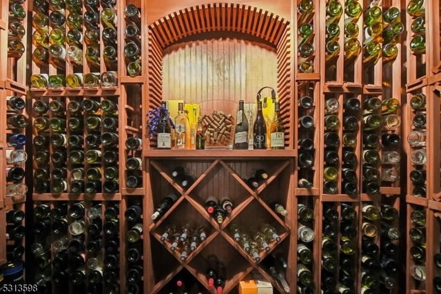 40 Highland Ave, Millburn Twp., NJ 07078