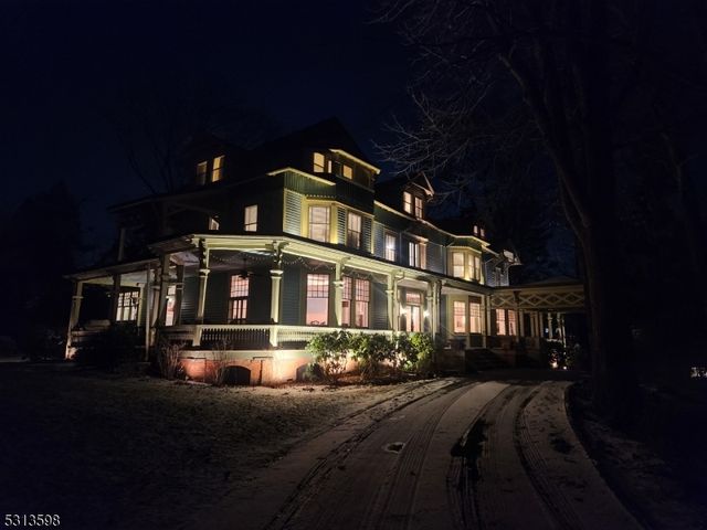 40 Highland Ave, Millburn Twp., NJ 07078