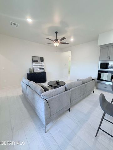 212 FARNBOROUGH Street, El Paso, TX 79928