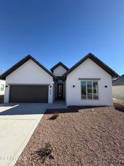 212 FARNBOROUGH Street, El Paso, TX 79928