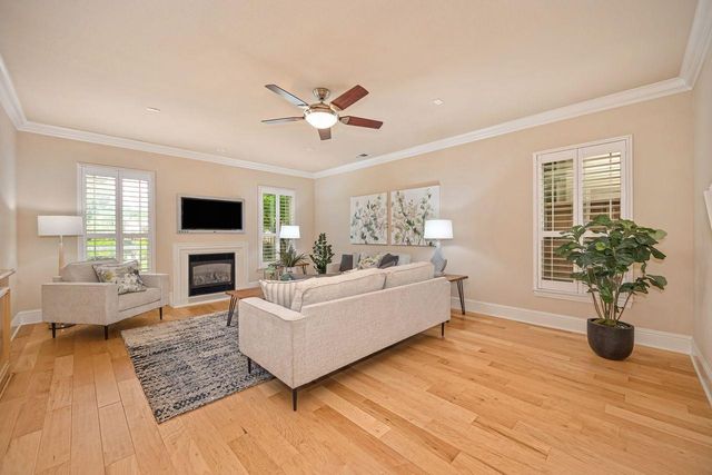 7688 Marina Cove Dr, Sacramento, CA 95831