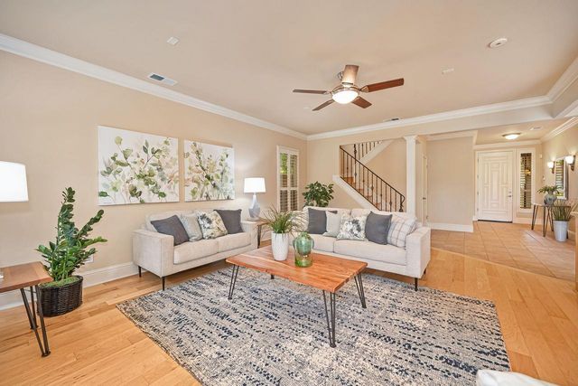 7688 Marina Cove Dr, Sacramento, CA 95831