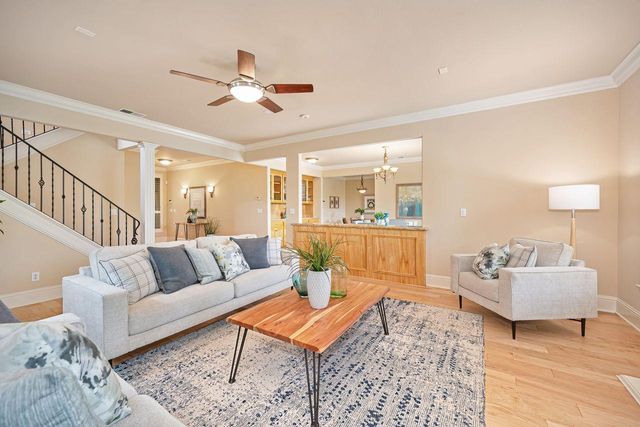 7688 Marina Cove Dr, Sacramento, CA 95831