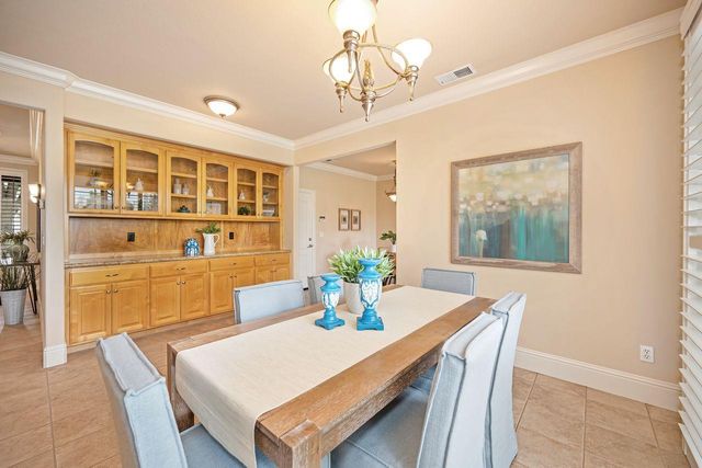 7688 Marina Cove Dr, Sacramento, CA 95831