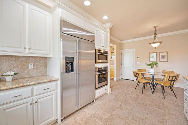 7688 Marina Cove Dr, Sacramento, CA 95831