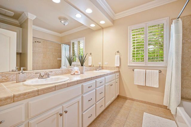 7688 Marina Cove Dr, Sacramento, CA 95831