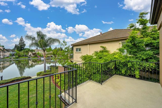 7688 Marina Cove Dr, Sacramento, CA 95831