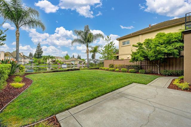 7688 Marina Cove Dr, Sacramento, CA 95831