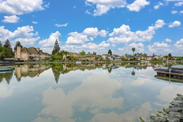 7688 Marina Cove Dr, Sacramento, CA 95831