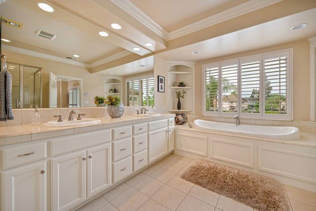 7688 Marina Cove Dr, Sacramento, CA 95831