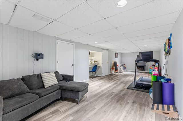 154 Nichols Drive, Saline, MI 48176