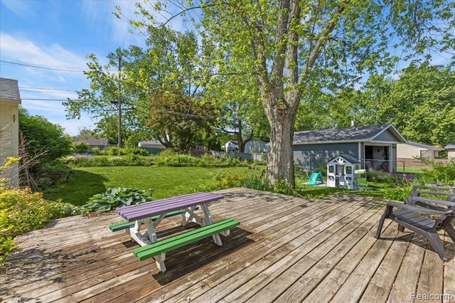154 Nichols Drive, Saline, MI 48176