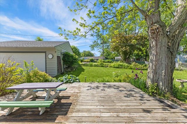 154 Nichols Drive, Saline, MI 48176