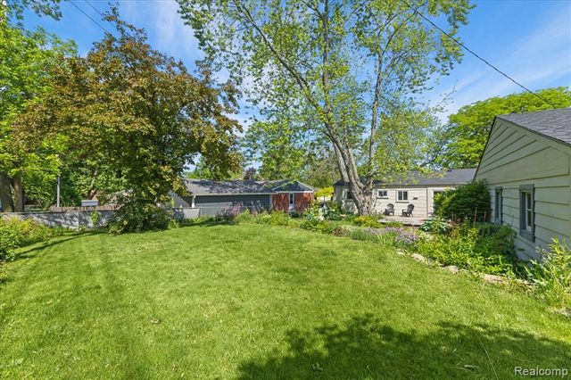 154 Nichols Drive, Saline, MI 48176