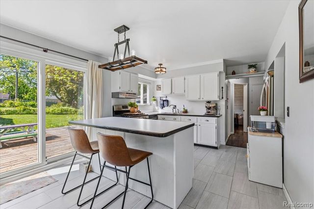 154 Nichols Drive, Saline, MI 48176