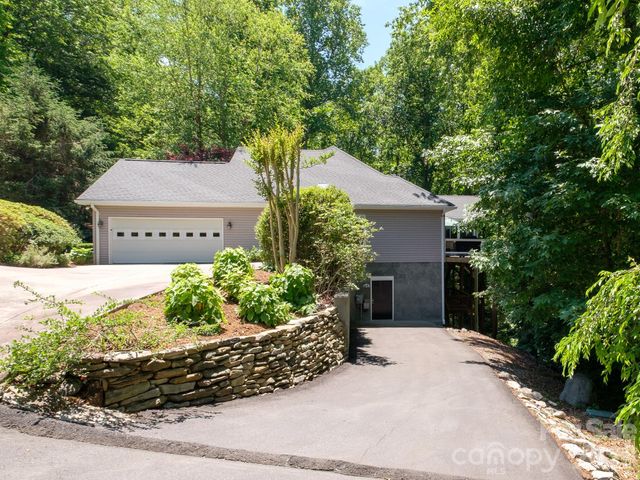 30 Cherokee Trail, Fletcher, NC 28732