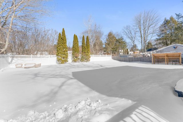 46 Dorothy Drive, Epping, NH 03042