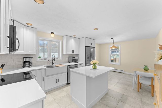 46 Dorothy Drive, Epping, NH 03042