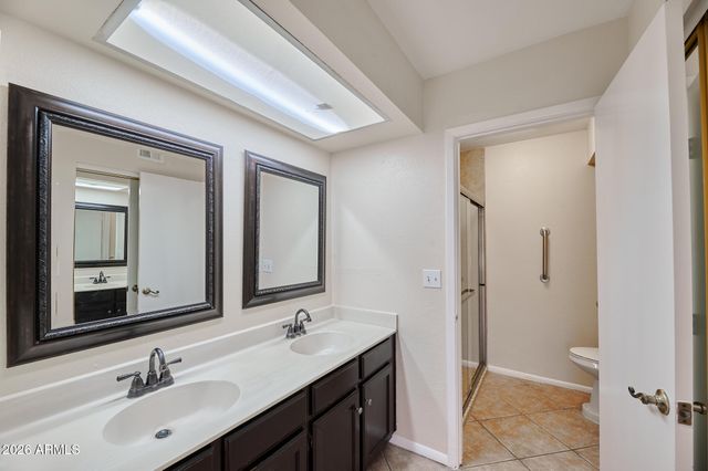 1516 E FREMONT Road, Phoenix, AZ 85042