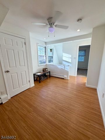 85 Kinnelon Rd, Kinnelon Boro, NJ 07405
