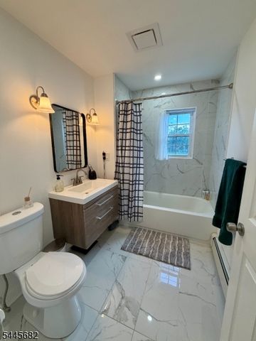85 Kinnelon Rd, Kinnelon Boro, NJ 07405