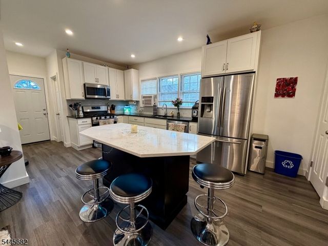 85 Kinnelon Rd, Kinnelon Boro, NJ 07405
