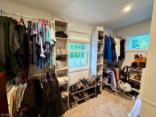 85 Kinnelon Rd, Kinnelon Boro, NJ 07405