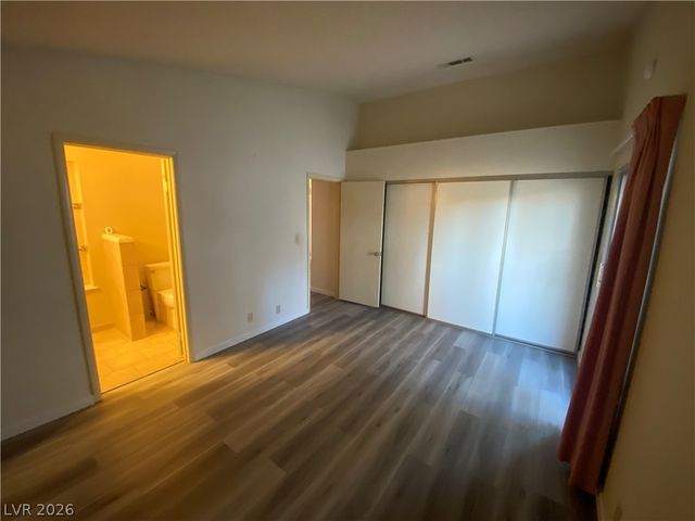 5712 Swimmer Drive, Las Vegas, NV 89110