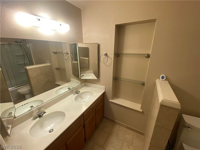 5712 Swimmer Drive, Las Vegas, NV 89110