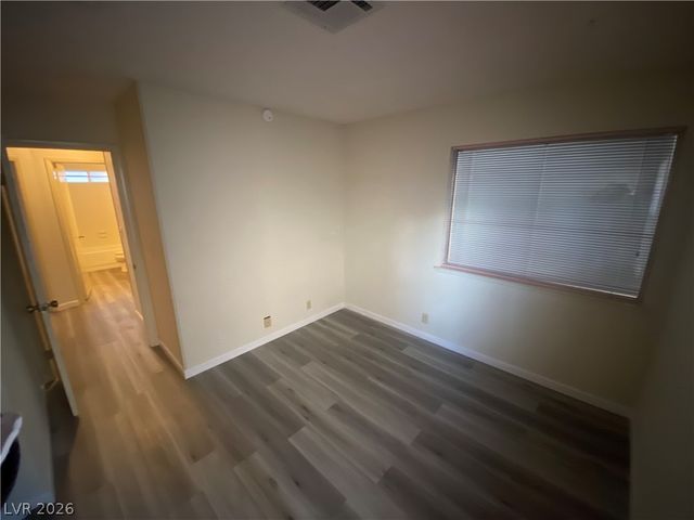 5712 Swimmer Drive, Las Vegas, NV 89110