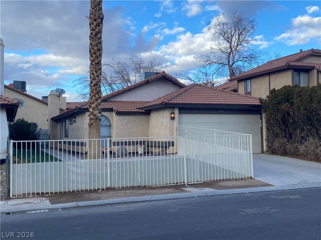 5712 Swimmer Drive, Las Vegas, NV 89110
