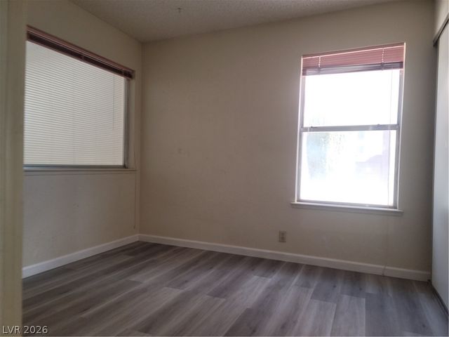 5712 Swimmer Drive, Las Vegas, NV 89110