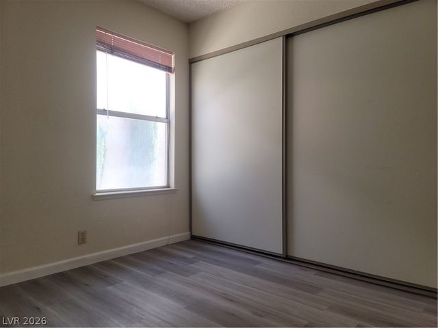 5712 Swimmer Drive, Las Vegas, NV 89110