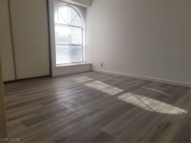 5712 Swimmer Drive, Las Vegas, NV 89110