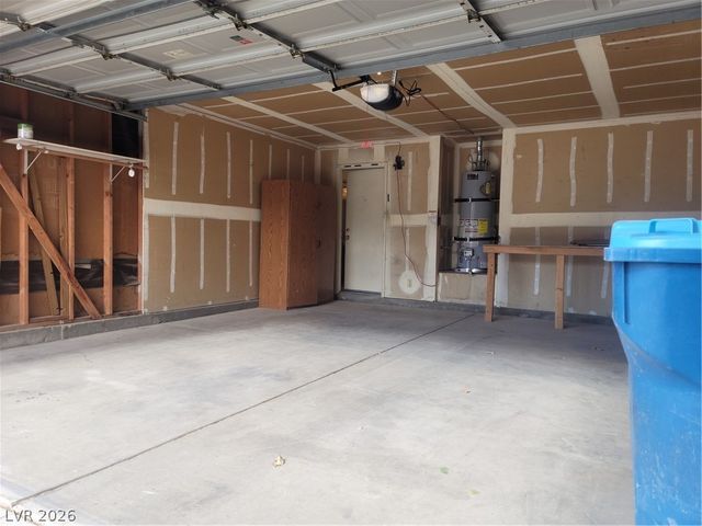 5712 Swimmer Drive, Las Vegas, NV 89110