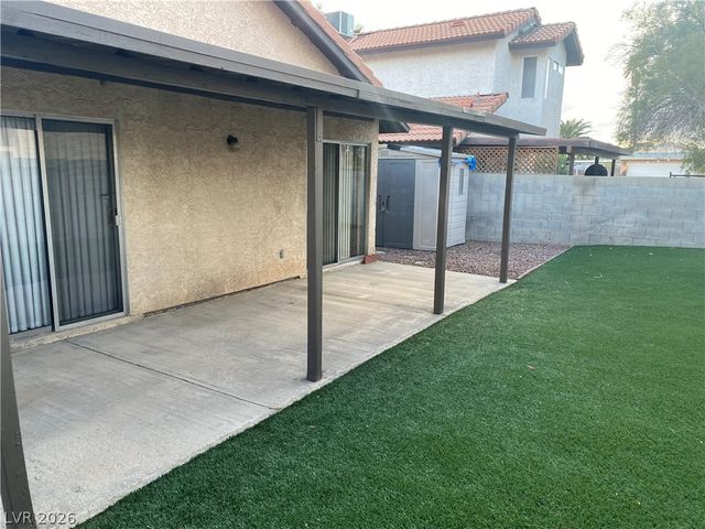 5712 Swimmer Drive, Las Vegas, NV 89110