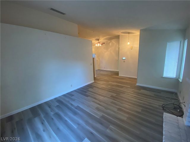 5712 Swimmer Drive, Las Vegas, NV 89110