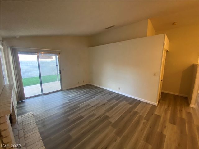 5712 Swimmer Drive, Las Vegas, NV 89110