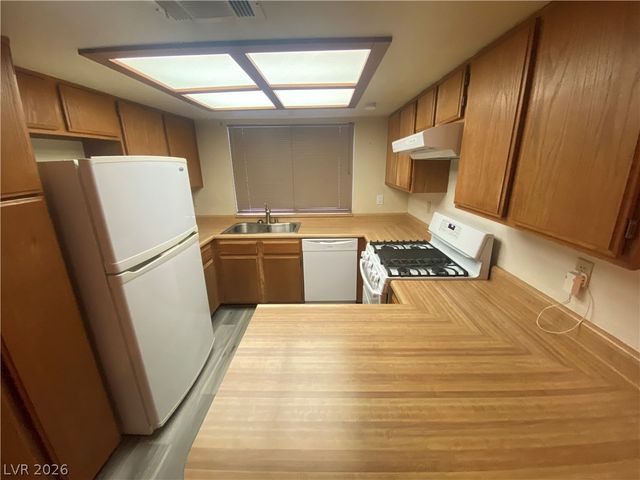 5712 Swimmer Drive, Las Vegas, NV 89110