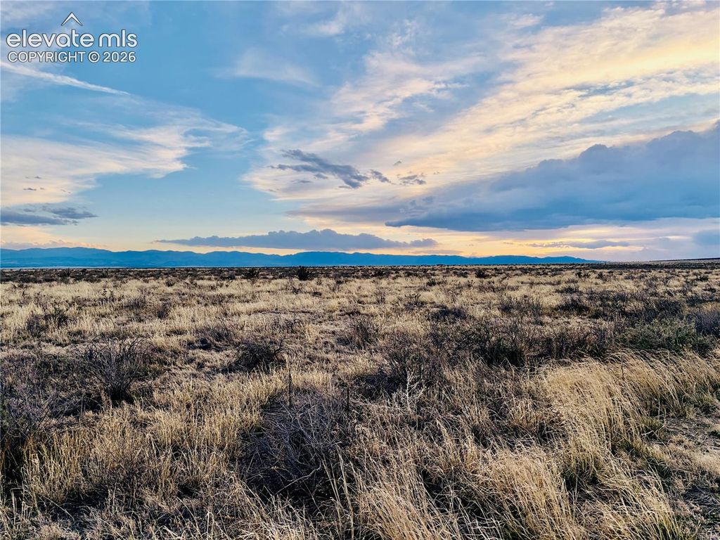 1094 N GANTTS FORT Avenue, Pueblo, CO 81007 — photo 2