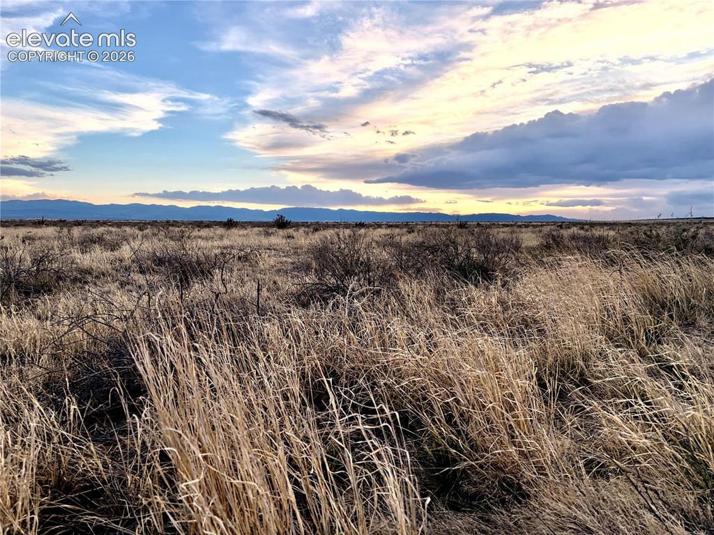 1094 N GANTTS FORT Avenue, Pueblo, CO 81007 — photo 4